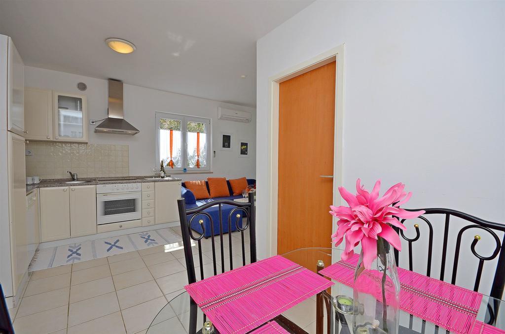 Apartments Danica Vodice Bagian luar foto