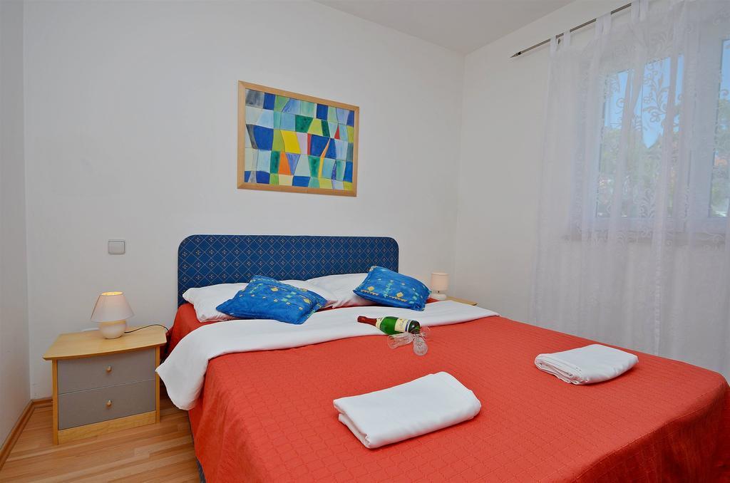Apartments Danica Vodice Bagian luar foto